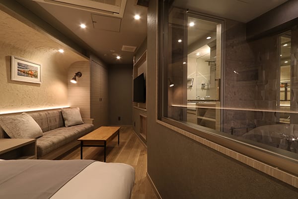 Room 102 thumbnail 2