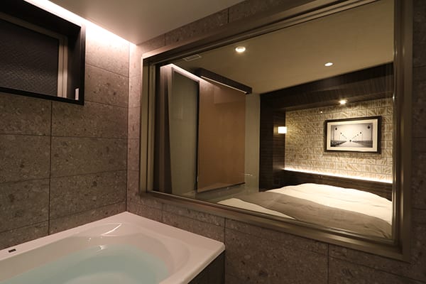 Room 105 thumbnail 3