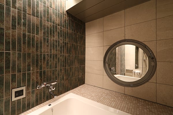 Room 201 thumbnail 3