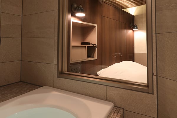 Room 201 thumbnail 4