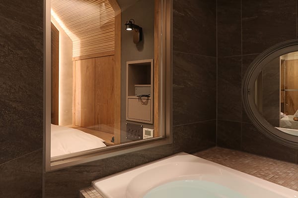 Room 202 thumbnail 4