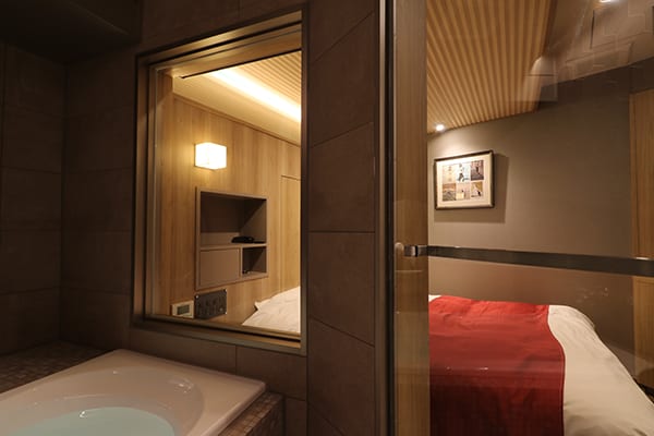 Room 203 thumbnail 3