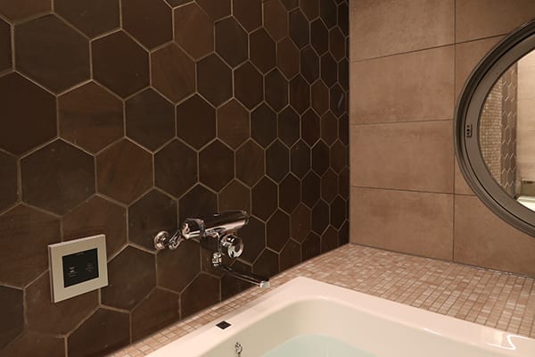 Room 203 thumbnail 4