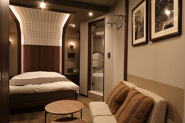 Room 207 thumbnail 2