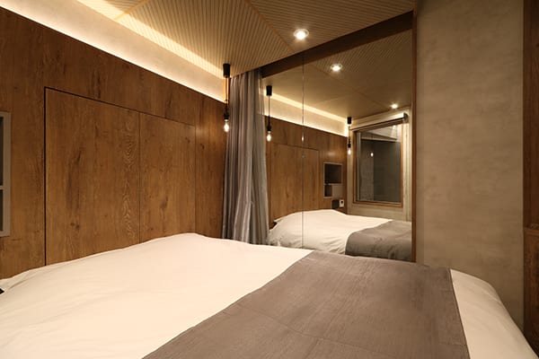 Room 208 thumbnail 2