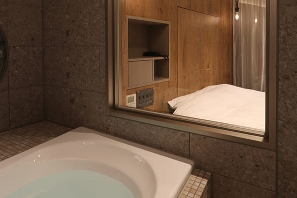 Room 208 thumbnail 4