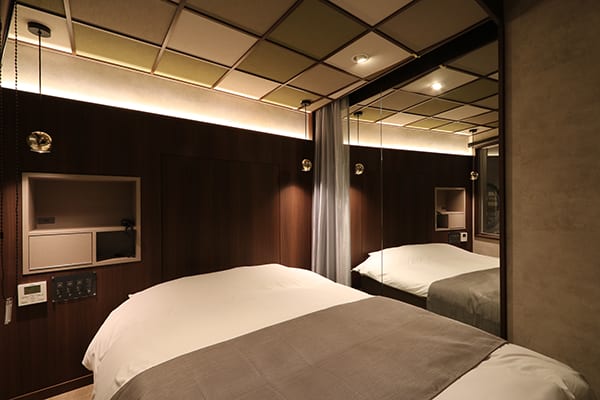 Room 213 thumbnail 2