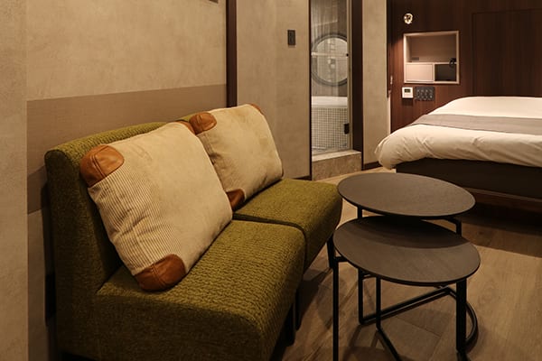 Room 213 thumbnail 3