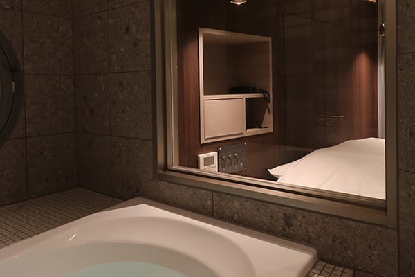 Room 213 thumbnail 4