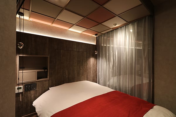 Room 216 thumbnail 3