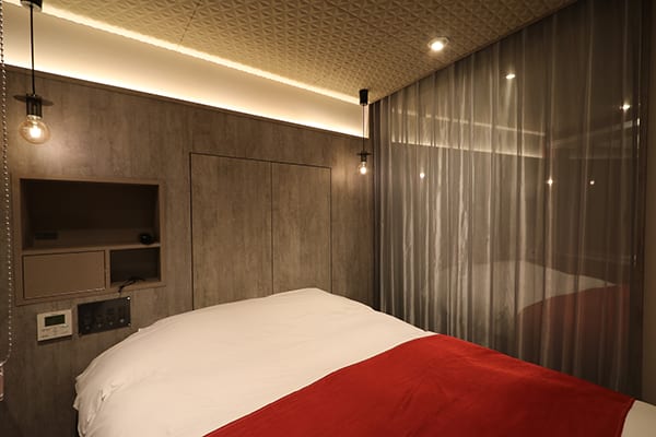 Room 218 thumbnail 3