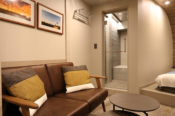 Room 221 thumbnail 3